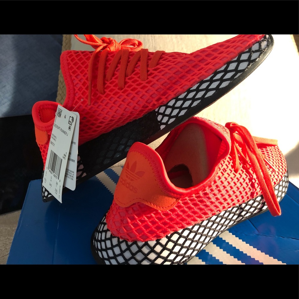 ADIDAS DEERUPT RUNNER